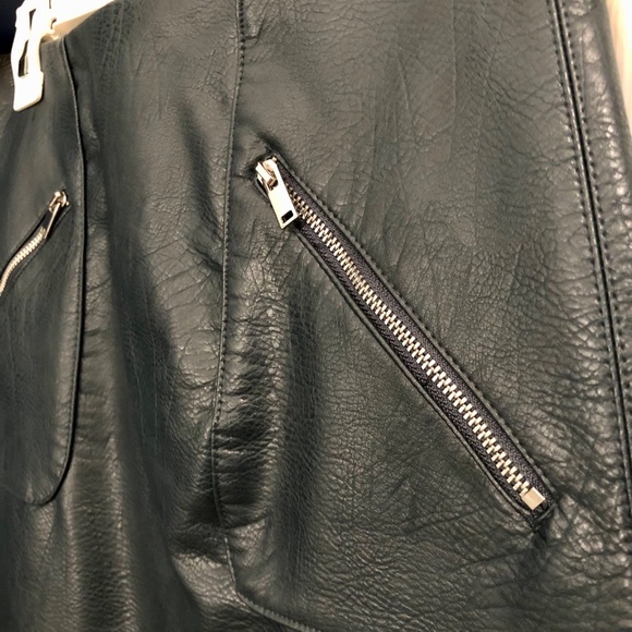 Zara leather skirt - Picture 2 of 3